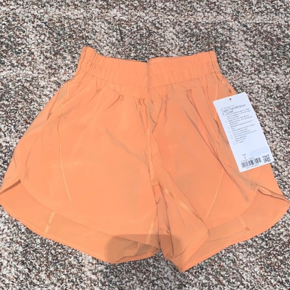 lululemon tracker short 5” size 2